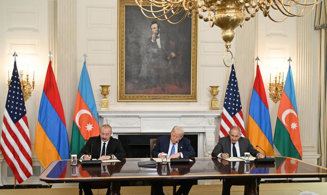 Первый вице-президент Мехрибан Алиева поделилась публикацией в связи со встречей Президента Ильхама Алиева с Дональдом Трампом и Николом Пашиняном в Вашингтоне (ФОТО)