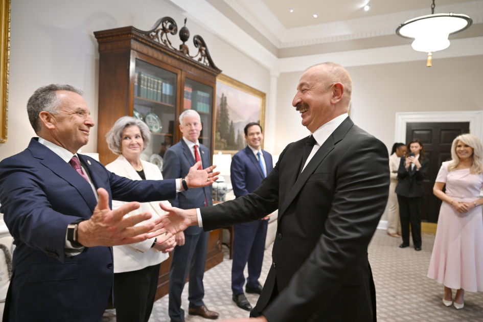 Президент Ильхам Алиев прибыл в Белый дом (ФОТО/ВИДЕО)