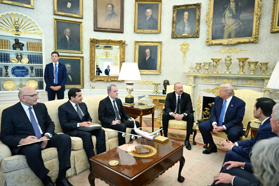 Президент Ильхам Алиев прибыл в Белый дом (ФОТО/ВИДЕО)