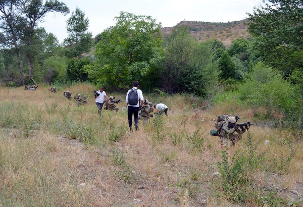 Организован медиатур в воинскую часть в Лачине (ФОТО)