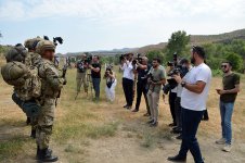 Организован медиатур в воинскую часть в Лачине (ФОТО)
