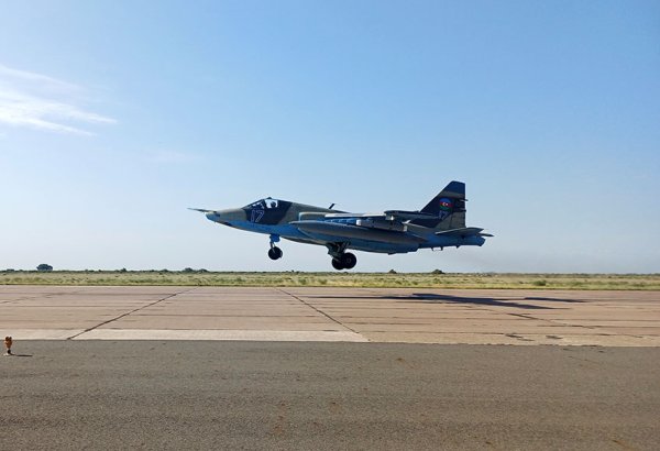 Авиационные подразделения ВВС Азербайджана выполнили учебно-тренировочные полеты (ФОТО/ВИДЕО)