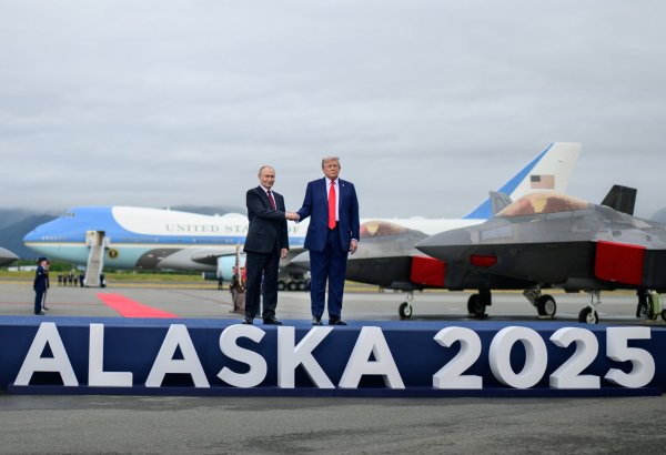 Трамп и Путин направились к месту переговоров в Анкоридже (ФОТО/ВИДЕО)