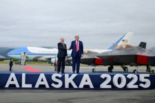 Трамп и Путин направились к месту переговоров в Анкоридже (ФОТО/ВИДЕО)