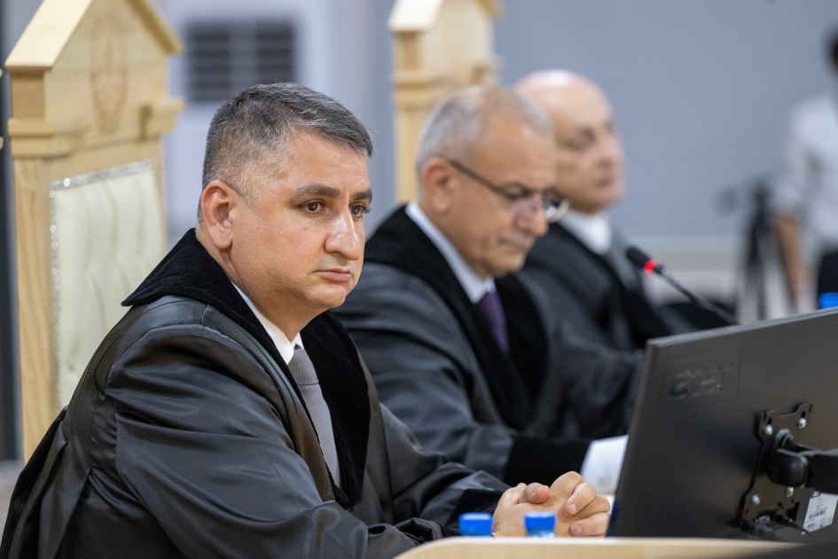 Лица, ставшие вынужденными переселенцами, получившие ранения или лишившиеся родственников в результате атак вооруженных сил Армении на Ханкенди, Лачин, Кяльбаджар, Агдере, Джебраил и Физули, дали показания в суде (ФОТО)