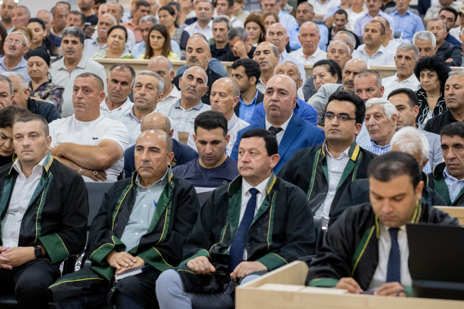 Лица, ставшие вынужденными переселенцами, получившие ранения или лишившиеся родственников в результате атак вооруженных сил Армении на Ханкенди, Лачин, Кяльбаджар, Агдере, Джебраил и Физули, дали показания в суде (ФОТО)
