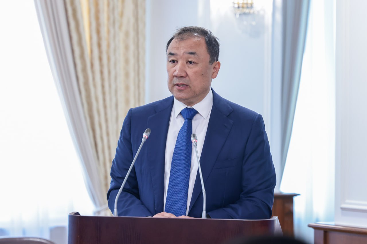 Казахстан заинтересован в заключении долгосрочных контрактов с Азербайджаном по поставкам нефтепродуктов - министр