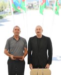Президент Ильхам Алиев и Первая леди Мехрибан Алиева встретились с жителями города Кяльбаджар (ФОТО/ВИДЕО)