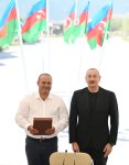 Президент Ильхам Алиев и Первая леди Мехрибан Алиева встретились с жителями города Кяльбаджар (ФОТО/ВИДЕО)