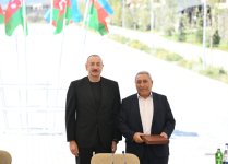 Президент Ильхам Алиев и Первая леди Мехрибан Алиева встретились с жителями города Кяльбаджар (ФОТО/ВИДЕО)
