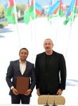 Президент Ильхам Алиев и Первая леди Мехрибан Алиева встретились с жителями города Кяльбаджар (ФОТО/ВИДЕО)