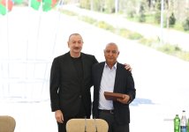 Президент Ильхам Алиев и Первая леди Мехрибан Алиева встретились с жителями города Кяльбаджар (ФОТО/ВИДЕО)