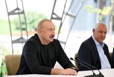 Президент Ильхам Алиев и Первая леди Мехрибан Алиева встретились с жителями города Кяльбаджар (ФОТО/ВИДЕО)
