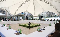 Президент Ильхам Алиев и Первая леди Мехрибан Алиева встретились с жителями города Кяльбаджар (ФОТО/ВИДЕО)