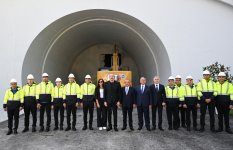 Президент Ильхам Алиев и Первая леди Мехрибан Алиева ознакомились с работами, проводимыми на автомобильной дороге Тоганалы-Кяльбаджар-Истису (ФОТО/ВИДЕО)
