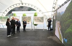 Президент Ильхам Алиев и Первая леди Мехрибан Алиева ознакомились с работами, проводимыми на автомобильной дороге Тоганалы-Кяльбаджар-Истису (ФОТО/ВИДЕО)