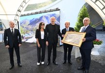 Президент Ильхам Алиев и Первая леди Мехрибан Алиева ознакомились с работами, проводимыми на автомобильной дороге Тоганалы-Кяльбаджар-Истису (ФОТО/ВИДЕО)