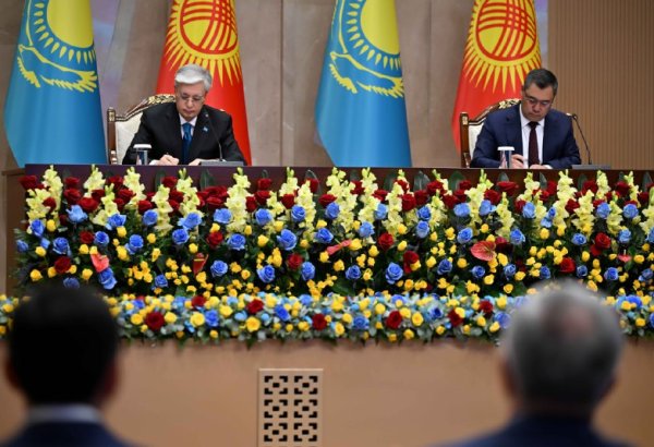 Кыргызстан и Казахстан подписали Дорожную карту по увеличению товарооборота