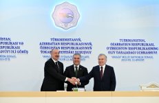 В Туркменбаши Президент Ильхам Алиев, Гурбангулы Бердымухамедов и Шавкат Мирзиёев выступили с совместными заявлениями для прессы (ФОТО)
