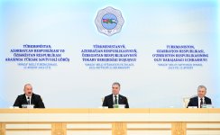 В Туркменбаши Президент Ильхам Алиев, Гурбангулы Бердымухамедов и Шавкат Мирзиёев выступили с совместными заявлениями для прессы (ФОТО)