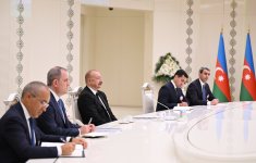 Состоялась встреча Президента Азербайджана Ильхама Алиева с председателем Халк Маслахаты Туркменистана в расширенном составе (ФОТО)