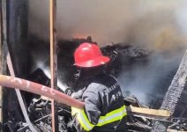 В тушении пожара в торговом центре в Баку задействовано около 30 единиц техники - МЧС (ФОТО/ВИДЕО) (Обновлено)
