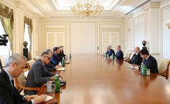 Президент Ильхам Алиев принял государственного министра Соединенного Королевства Великобритании и Северной Ирландии (ФОТО/ВИДЕО)