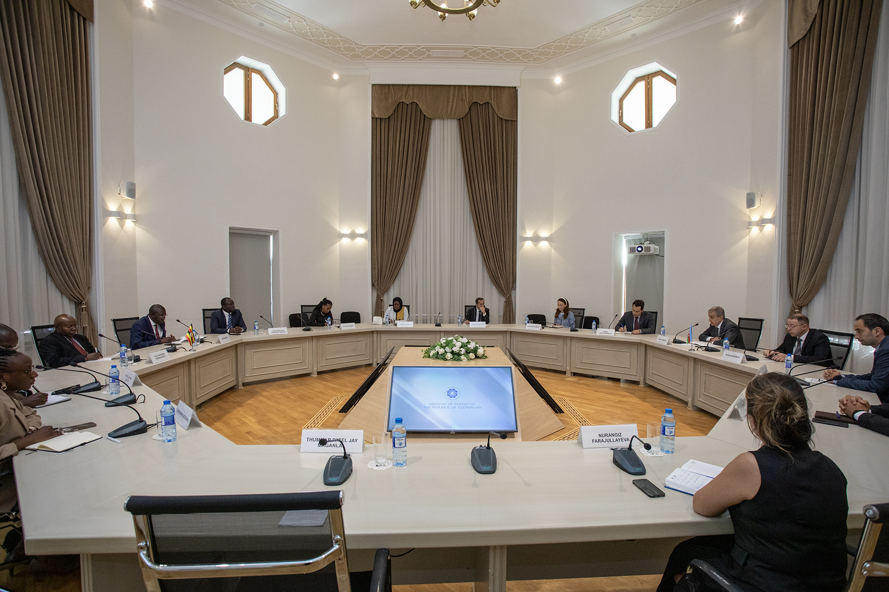 Азербайджан и Уганда обсудили перспективы сотрудничества в энергетической сфере