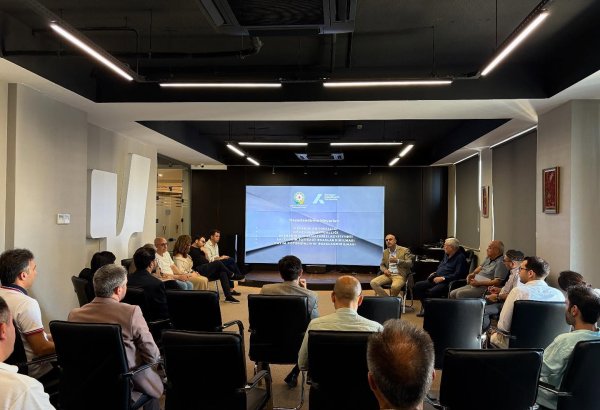 В Баку прошла встреча с продюсерами проектов, прошедших в питчинг-этап конкурса кинопроектов (ФОТО)