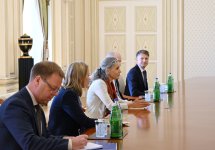 Президент Ильхам Алиев принял специального представителя Европейского Союза по Южному Кавказу (ФОТО/ВИДЕО)
