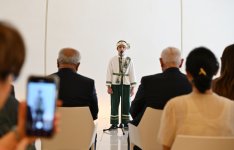Вице-президент Фонда Гейдара Алиева Лейла Алиева и Арзу Алиева вручили сертификаты участникам курсов китайского языка (ФОТО)