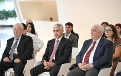 Вице-президент Фонда Гейдара Алиева Лейла Алиева и Арзу Алиева вручили сертификаты участникам курсов китайского языка (ФОТО)