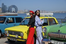 «Лошадиная сила»: в Баку состоялся заезд классических автомобилей и матч по човгану (ФОТО)