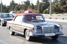 «Лошадиная сила»: в Баку состоялся заезд классических автомобилей и матч по човгану (ФОТО)