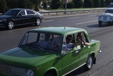 «Лошадиная сила»: в Баку состоялся заезд классических автомобилей и матч по човгану (ФОТО)