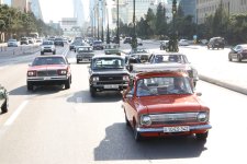 «Лошадиная сила»: в Баку состоялся заезд классических автомобилей и матч по човгану (ФОТО)