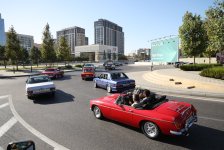 «Лошадиная сила»: в Баку состоялся заезд классических автомобилей и матч по човгану (ФОТО)
