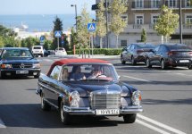 «Лошадиная сила»: в Баку состоялся заезд классических автомобилей и матч по човгану (ФОТО)