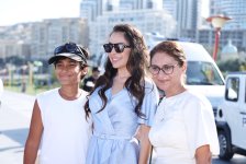 «Лошадиная сила»: в Баку состоялся заезд классических автомобилей и матч по човгану (ФОТО)