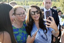 «Лошадиная сила»: в Баку состоялся заезд классических автомобилей и матч по човгану (ФОТО)