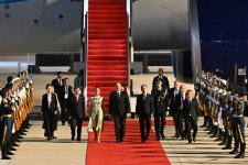 Президент Ильхам Алиев прибыл с рабочим визитом в Китай (ФОТО/ВИДЕО)