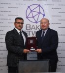 Азербайджанское общество Красного Полумесяца наградило АМИ Trend юбилейной медалью (ФОТО)