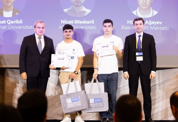 В рамках мирового финала ICPC награждены победители конкурса программирования "R.M. 90" (ФОТО)