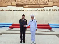 Министр обороны Азербайджана посетил командование ВМС Вьетнама (ФОТО)