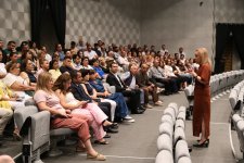 В Баку прошла церемония награждения актеров за плодотворную деятельность (ФОТО)