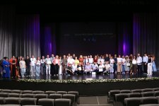 В Баку прошла церемония награждения актеров за плодотворную деятельность (ФОТО)
