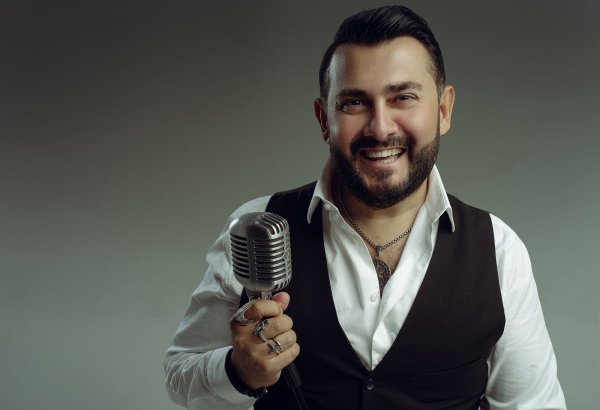 Мурад Ариф оживил классику с помощью ИИ: путешествие во времени с золотыми хитами (ВИДЕО, ФОТО)