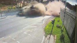 Тела двух человек извлечены из автомобиля после аварии в Баку (ФOTO) (ОБНОВЛЕНО)