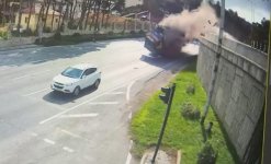 Тела двух человек извлечены из автомобиля после аварии в Баку (ФOTO) (ОБНОВЛЕНО)