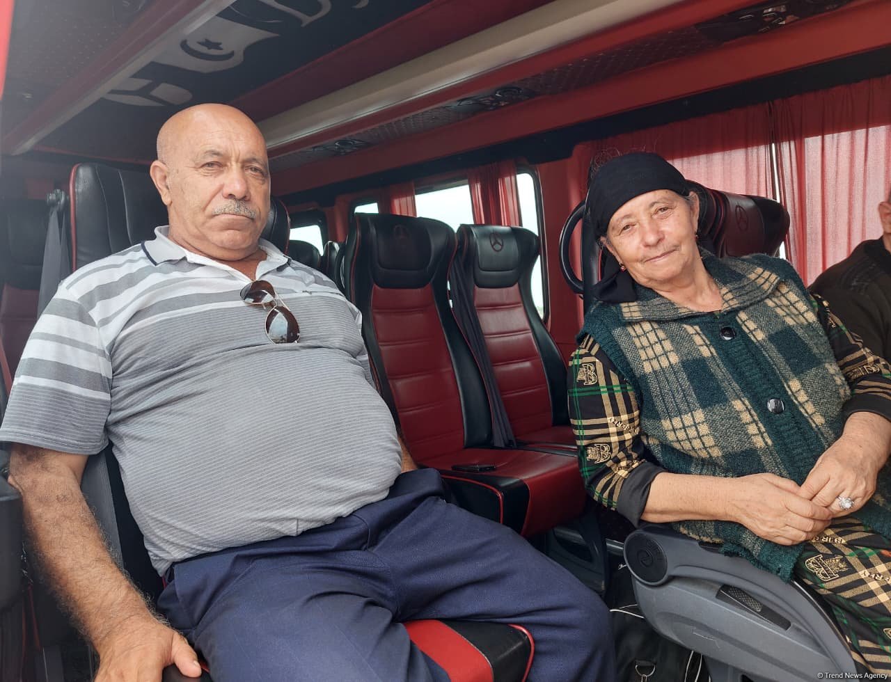 Очередная группа переселенцев отправлена в село Венгли Агдеринского района (ФОТО)